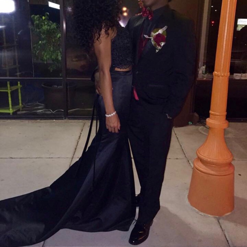 2 PIECE PROM DRESS - Picture 5 of 6